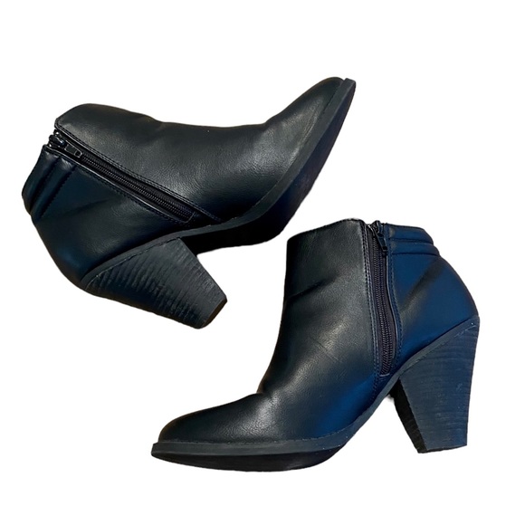 MIA BLACK LEATHER ANKLE BOOTIES CONE HEEL CHUNKY HEEL BOOTS BLACK SIDE ZIP 10 - Picture 7 of 15